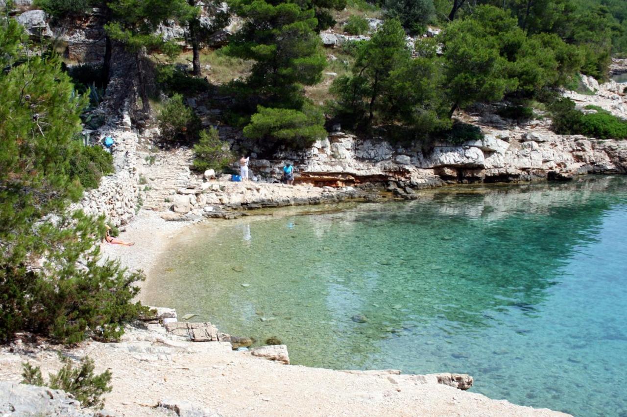 Apartments By The Sea Vrboska Exterior foto